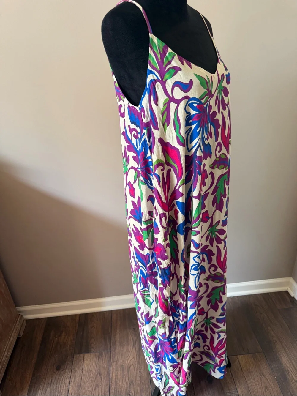 eesome NEW Sleeveless Floral Slip Maxi Dress Cream with Pink, Blue Green Medium